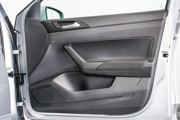 https://vehicle-cdn.autoleague.cloud/17009_7008875_12.jpg