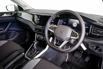 https://vehicle-cdn.autoleague.cloud/17009_7008875_14.jpg