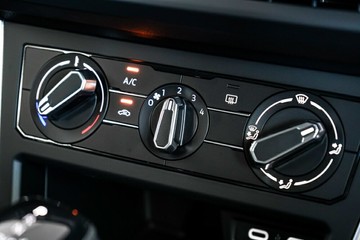 https://vehicle-cdn.autoleague.cloud/17009_7008875_19.jpg