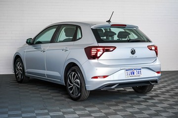 https://vehicle-cdn.autoleague.cloud/17009_7008875_5.jpg