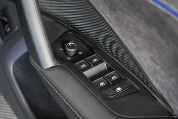 https://vehicle-cdn.autoleague.cloud/17009_7009316_14.jpg