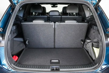 https://vehicle-cdn.autoleague.cloud/17009_7009316_8.jpg