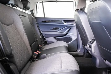 https://vehicle-cdn.autoleague.cloud/17009_7010673_10.jpg