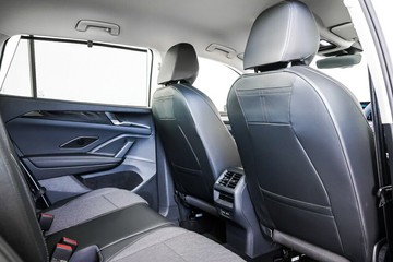https://vehicle-cdn.autoleague.cloud/17009_7010673_11.jpg