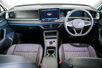 https://vehicle-cdn.autoleague.cloud/17009_7010673_12.jpg