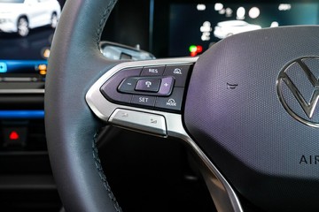 https://vehicle-cdn.autoleague.cloud/17009_7010673_17.jpg