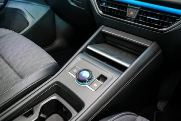 https://vehicle-cdn.autoleague.cloud/17009_7010673_21.jpg