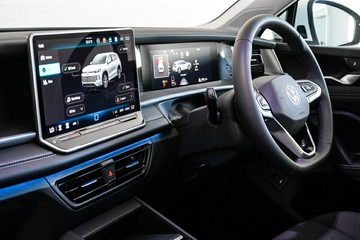 https://vehicle-cdn.autoleague.cloud/17009_7010673_24.jpg