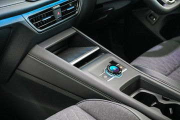 https://vehicle-cdn.autoleague.cloud/17009_7010673_25.jpg
