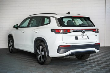 https://vehicle-cdn.autoleague.cloud/17009_7010673_5.jpg