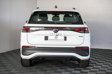 https://vehicle-cdn.autoleague.cloud/17009_7010673_6.jpg