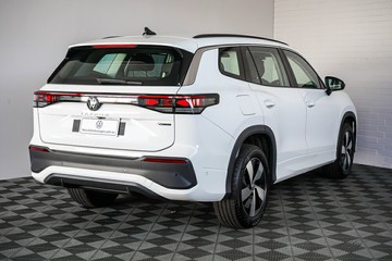 https://vehicle-cdn.autoleague.cloud/17009_7010673_7.jpg