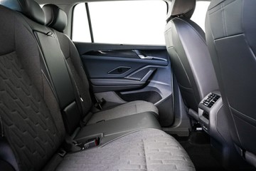 https://vehicle-cdn.autoleague.cloud/17009_7011066_10.jpg