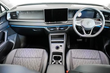 https://vehicle-cdn.autoleague.cloud/17009_7011066_12.jpg