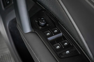 https://vehicle-cdn.autoleague.cloud/17009_7011066_14.jpg