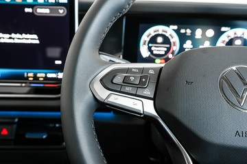 https://vehicle-cdn.autoleague.cloud/17009_7011066_17.jpg