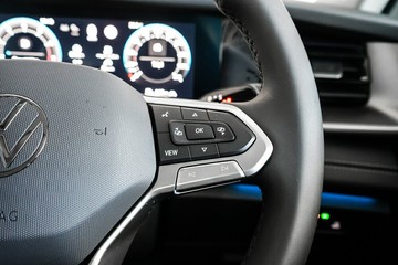 https://vehicle-cdn.autoleague.cloud/17009_7011066_18.jpg