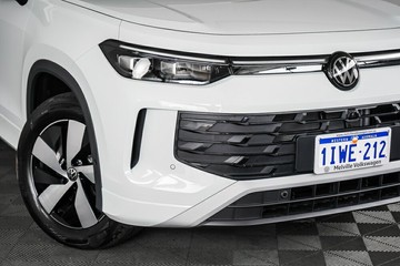 https://vehicle-cdn.autoleague.cloud/17009_7011066_2.jpg