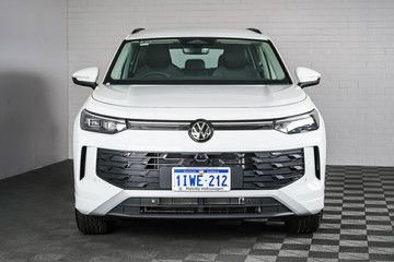 https://vehicle-cdn.autoleague.cloud/17009_7011066_3.jpg