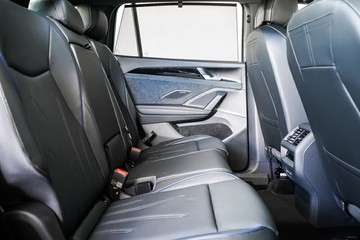 https://vehicle-cdn.autoleague.cloud/17009_7011231_10.jpg