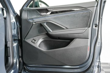 https://vehicle-cdn.autoleague.cloud/17009_7011231_12.jpg