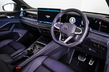 https://vehicle-cdn.autoleague.cloud/17009_7011231_14.jpg