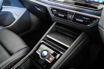 https://vehicle-cdn.autoleague.cloud/17009_7011231_19.jpg