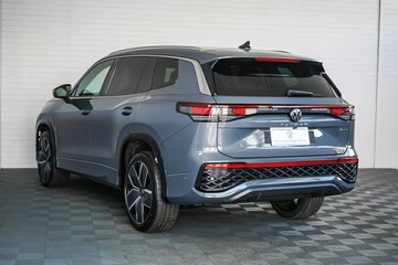 https://vehicle-cdn.autoleague.cloud/17009_7011231_5.jpg