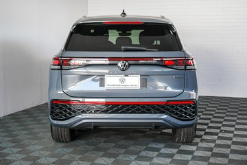 https://vehicle-cdn.autoleague.cloud/17009_7011231_6.jpg
