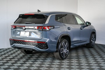 https://vehicle-cdn.autoleague.cloud/17009_7011231_7.jpg