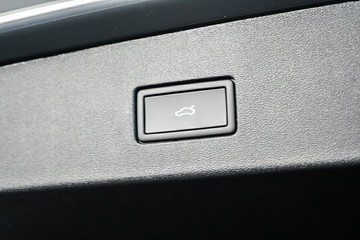 https://vehicle-cdn.autoleague.cloud/17009_7011231_9.jpg