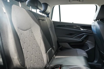 https://vehicle-cdn.autoleague.cloud/17009_7012907_10.jpg