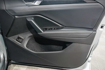 https://vehicle-cdn.autoleague.cloud/17009_7012907_12.jpg
