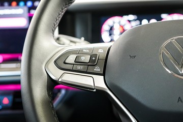 https://vehicle-cdn.autoleague.cloud/17009_7012907_15.jpg