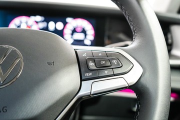 https://vehicle-cdn.autoleague.cloud/17009_7012907_16.jpg