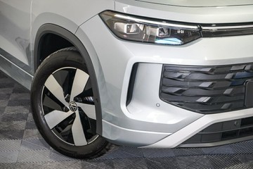 https://vehicle-cdn.autoleague.cloud/17009_7012907_2.jpg