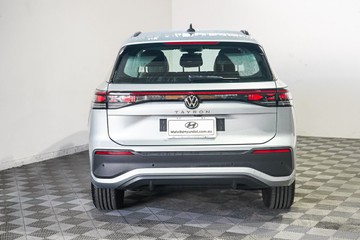 https://vehicle-cdn.autoleague.cloud/17009_7012907_6.jpg