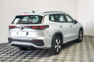 https://vehicle-cdn.autoleague.cloud/17009_7012907_7.jpg