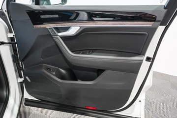 https://vehicle-cdn.autoleague.cloud/17009_7016372_11.jpg