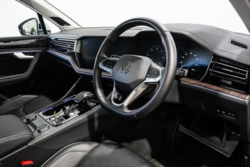 https://vehicle-cdn.autoleague.cloud/17009_7016372_12.jpg