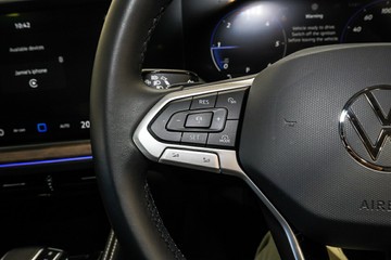 https://vehicle-cdn.autoleague.cloud/17009_7016372_14.jpg