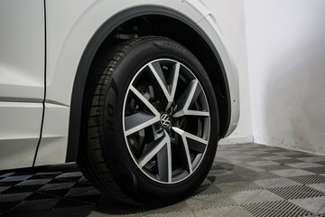 https://vehicle-cdn.autoleague.cloud/17009_7016372_5.jpg
