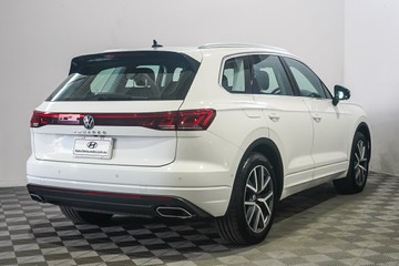 https://vehicle-cdn.autoleague.cloud/17009_7016372_8.jpg