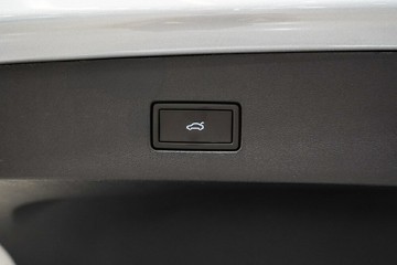 https://vehicle-cdn.autoleague.cloud/17009_7016859_10.jpg