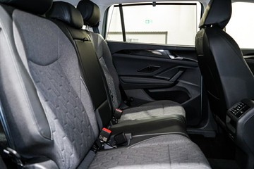 https://vehicle-cdn.autoleague.cloud/17009_7016859_13.jpg
