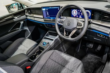 https://vehicle-cdn.autoleague.cloud/17009_7016859_18.jpg