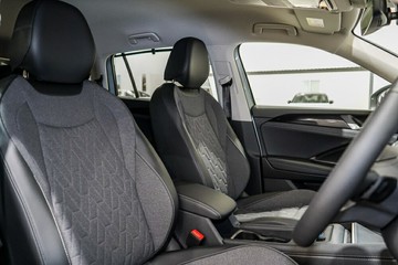 https://vehicle-cdn.autoleague.cloud/17009_7016859_19.jpg