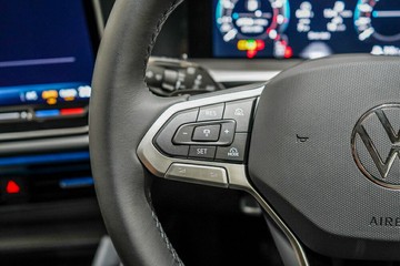 https://vehicle-cdn.autoleague.cloud/17009_7016859_20.jpg