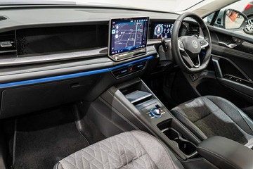 https://vehicle-cdn.autoleague.cloud/17009_7016859_26.jpg