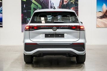 https://vehicle-cdn.autoleague.cloud/17009_7016859_6.jpg